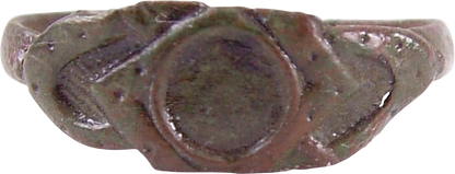 EUROPEAN WOMAN’S RING 18TH-19TH CENTURY, SIZE 7 ½ - Fagan Arms