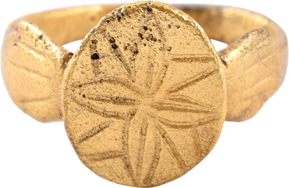 EUROPEAN QUATREFOIL RING, SIZE 8 ¼ - Royalty Rings