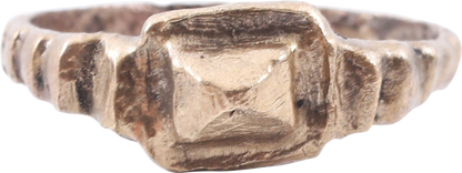 FINE ROMAN PROSTITUTE'S RING, C.100-300 AD, SIZE 6 ¾ - Fagan Arms