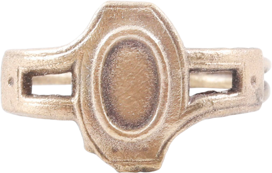 EUROPEAN LADY’S FASHION RING C.1700-1800, SIZE 6 ¾ - Fagan Arms