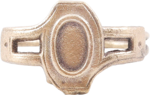 EUROPEAN LADY’S FASHION RING C.1700-1800, SIZE 6 ¾ - Fagan Arms