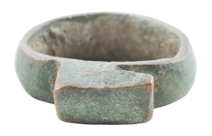 ROMAN KEY RING, 1ST-3RD CENTURY AD, SIZE 5 1/2 - Fagan Arms